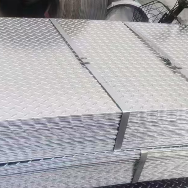 चेकर्ड स्टील प्लेट